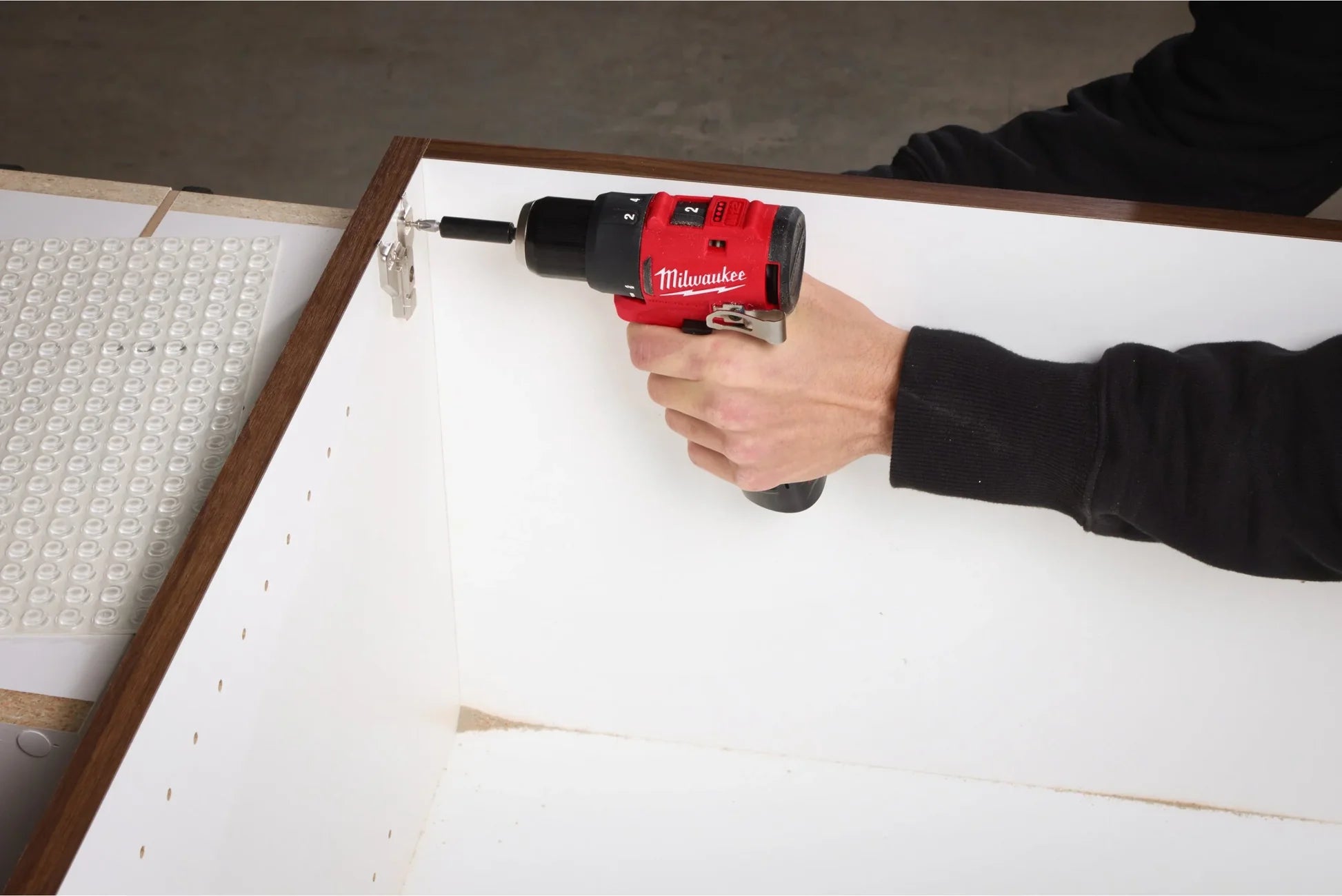 Milwaukee M12 BLDDRC-202C – Trapano avvitatore brushless con 2 batterie 2.0Ah - immagine 4