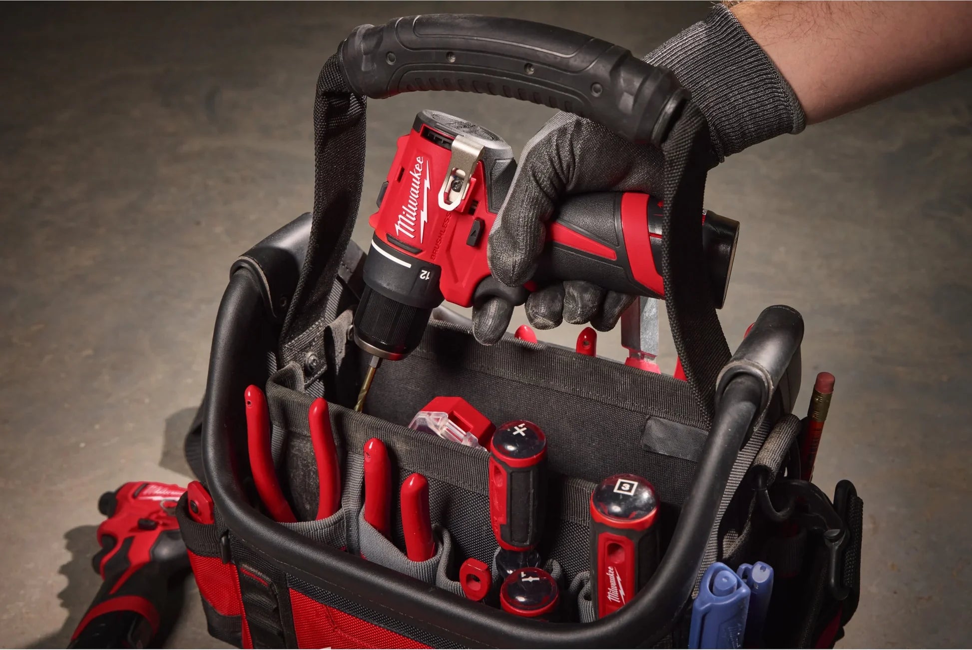 Milwaukee M12 BLDDRC-202C – Trapano avvitatore brushless con 2 batterie 2.0Ah - immagine 9